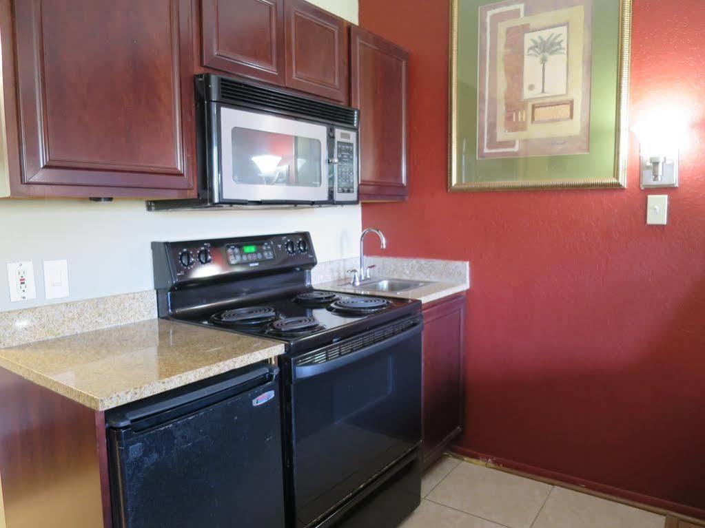 Upper Grand Lagoon Executive Inn - Panama City Beach מראה חיצוני תמונה